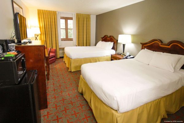 HARBOR WINDS HOTEL SHEBOYGAN (Sheboygan)